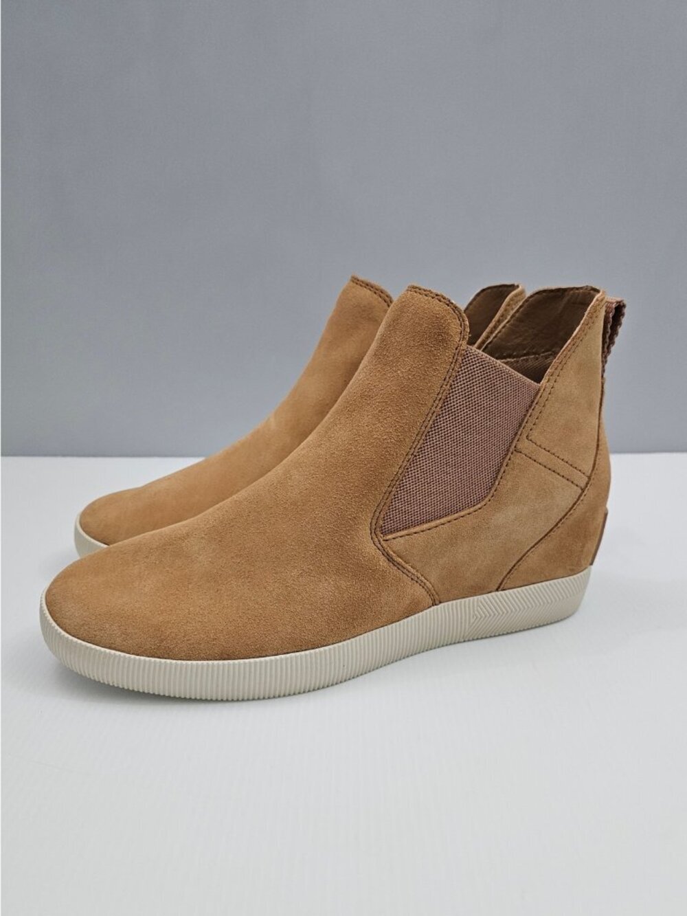 Sorel Out N About II Slip On Chelsea Wedge Ankle Boot Womens 11 Tawny Buff Suede